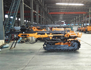 KC120型露天潛孔鉆車